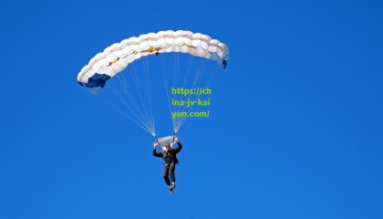 kaiyun登录入口|队记透露东契奇2026年可能离队，湖人瞄准未来交易；詹姆斯团队被指散布传闻施压管理层