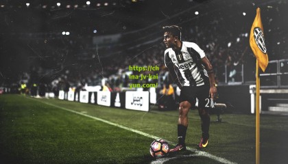 开云中国_大连英博新援亮相，用球场表现回报球迷关爱，誓言带来快乐足球