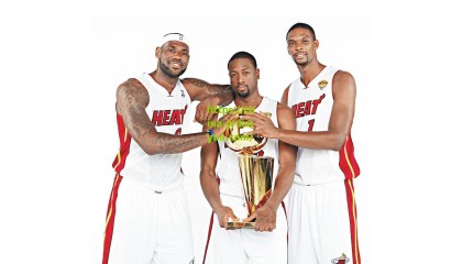 开云网页版-泰山队外援卡扎伊什维利社媒晒黑白照悼念若塔，引发球迷共鸣